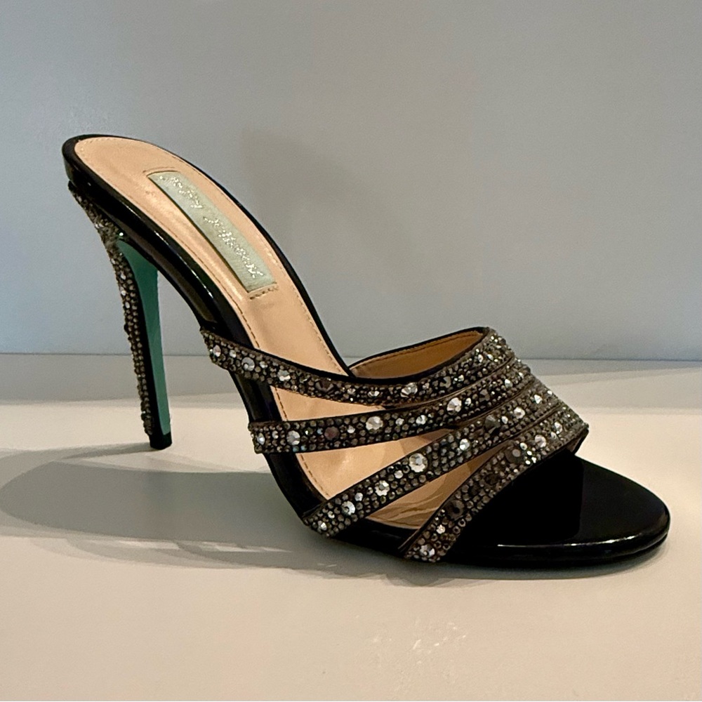 🚨Betsy Johnson Stiletto Slip on Rhinestone Heels Size 8